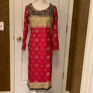 Pakistani/Indian three piece qameez/dupatta/pajama